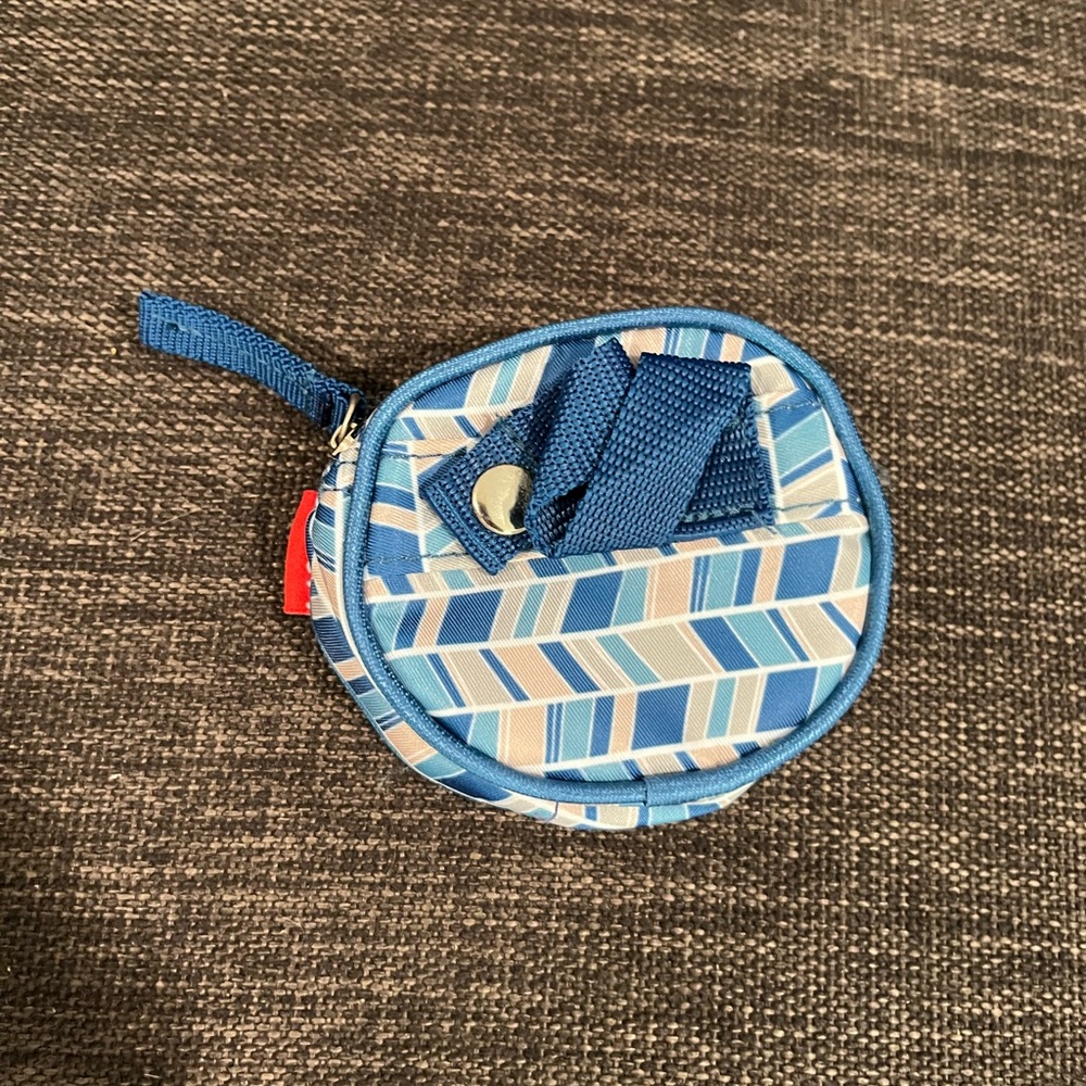 Nuby Chevron Pattern Kids Pacifier Pouch - Picture 2 of 10